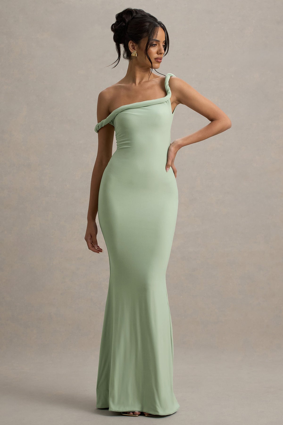 Lita | Hellgrünes, gedrehtes asymmetrisches Maxikleid