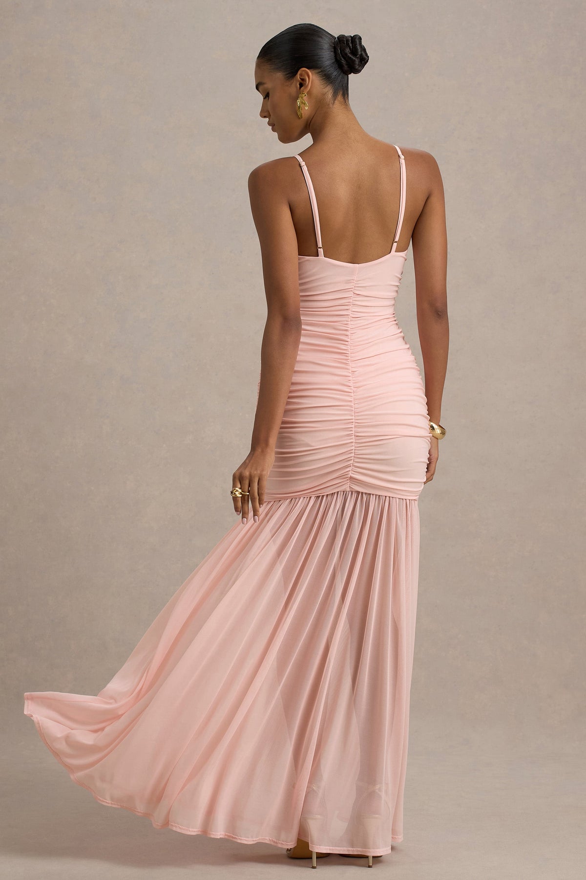 Pasqualina | Rosa Maxikleid mit Raffung und tiefem Ausschnitt