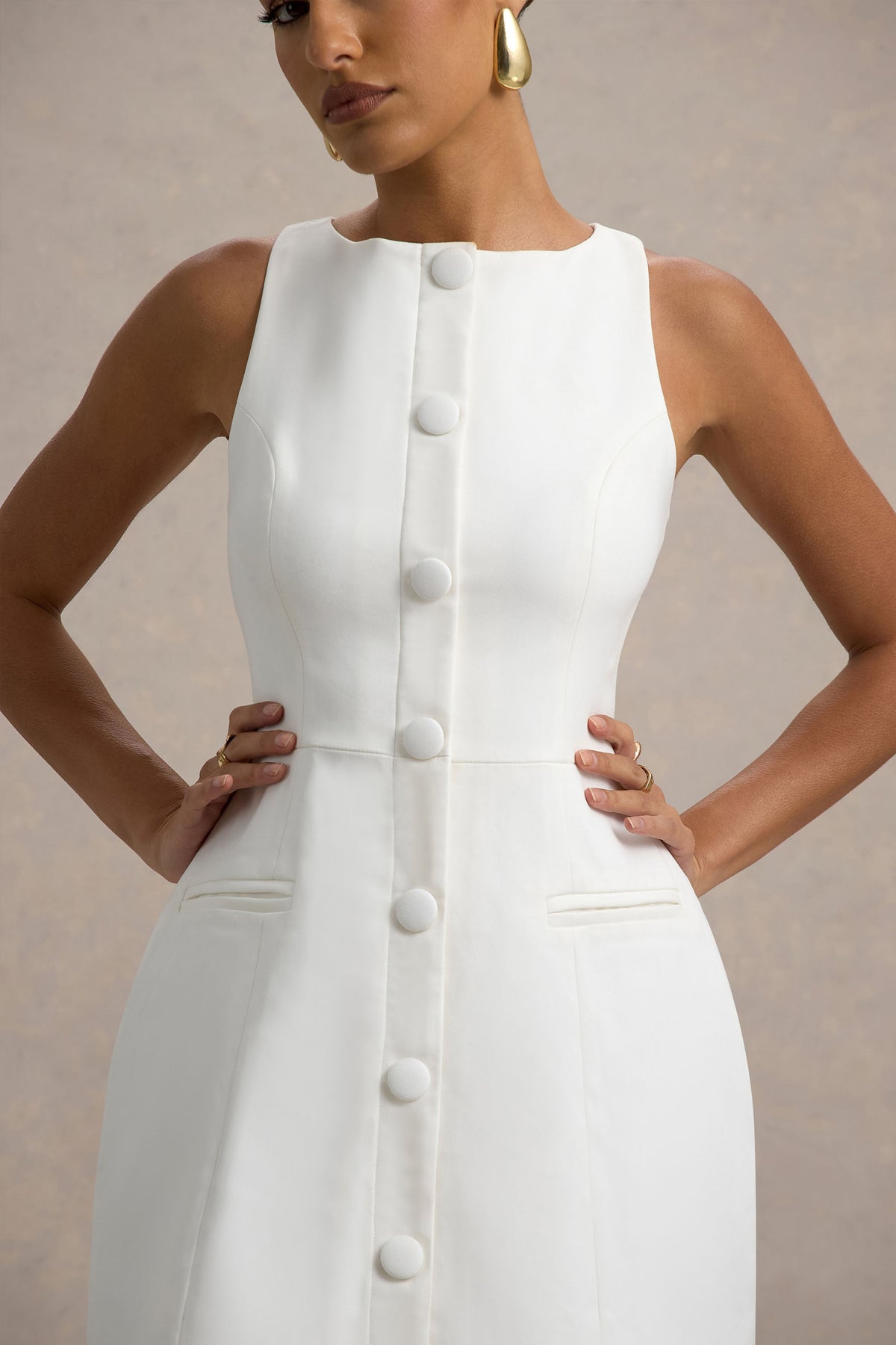 Cheri | Weißes, ärmelloses, tailliertes Minikleid