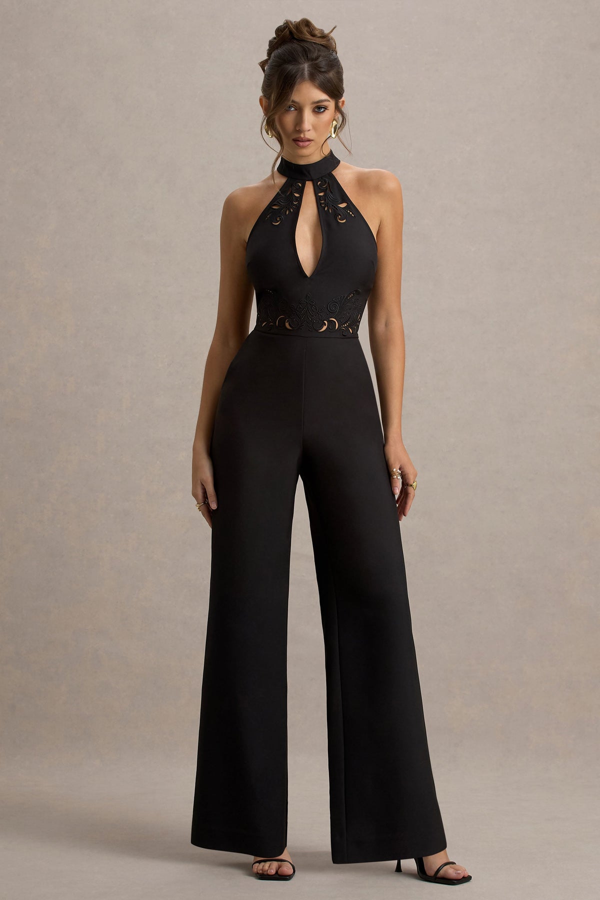 Kami | Schwarzer Jumpsuit mit hohem Kragen und Stickerei