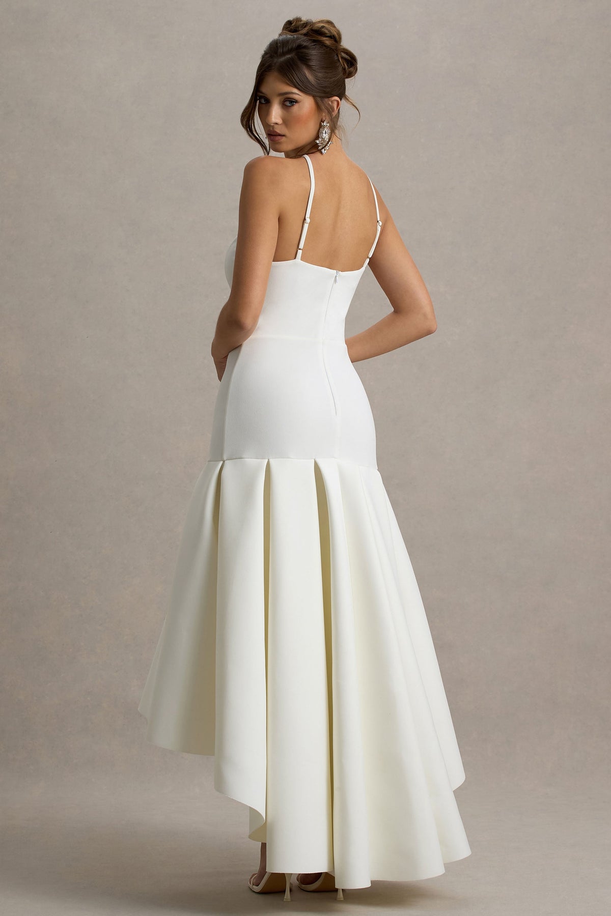 Mavis | Cremefarbenes Maxikleid mit High-Low-Rock