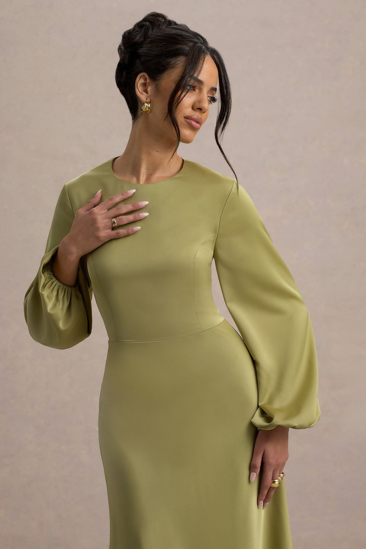 Crawley | Hellgrünes Satin-Maxikleid mit Puffärmeln