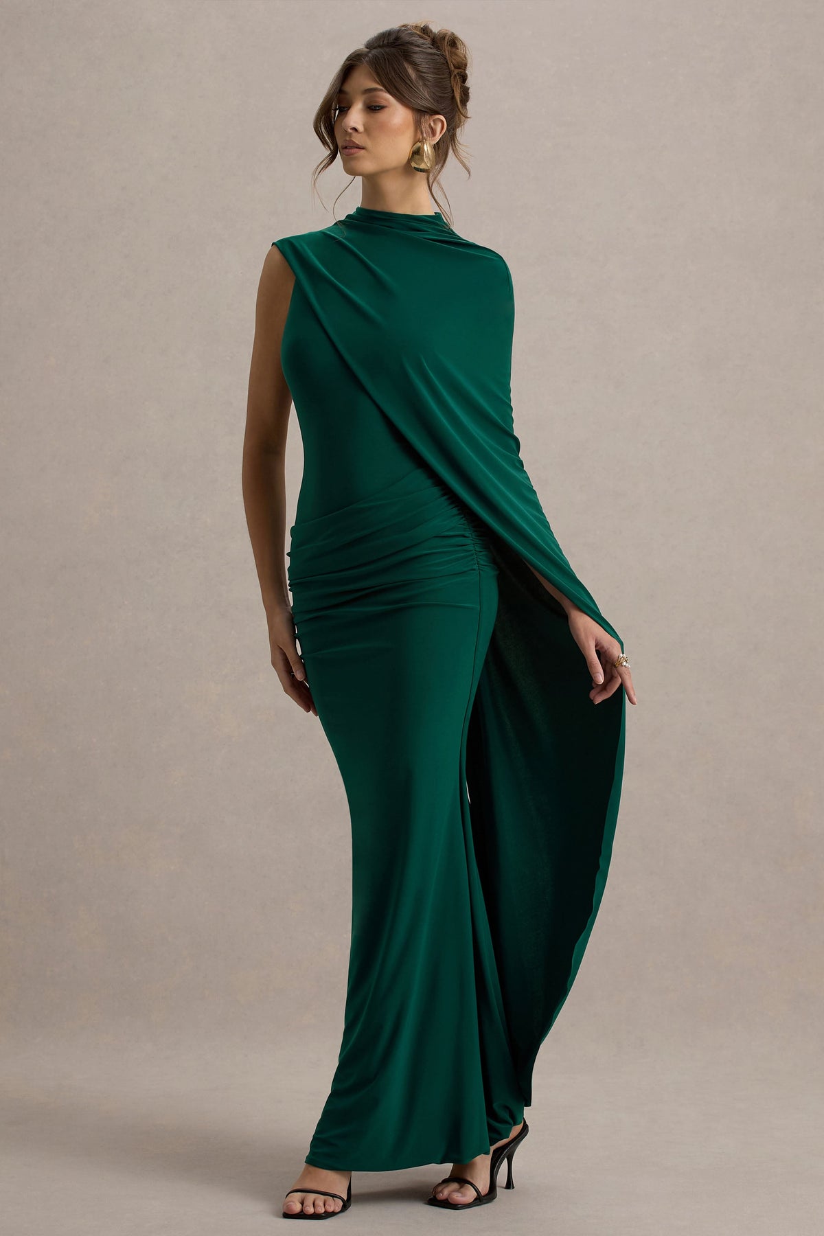 Maeve | Maxikleid mit Flaschengrünen Cape-Ärmeln und Drapierung
