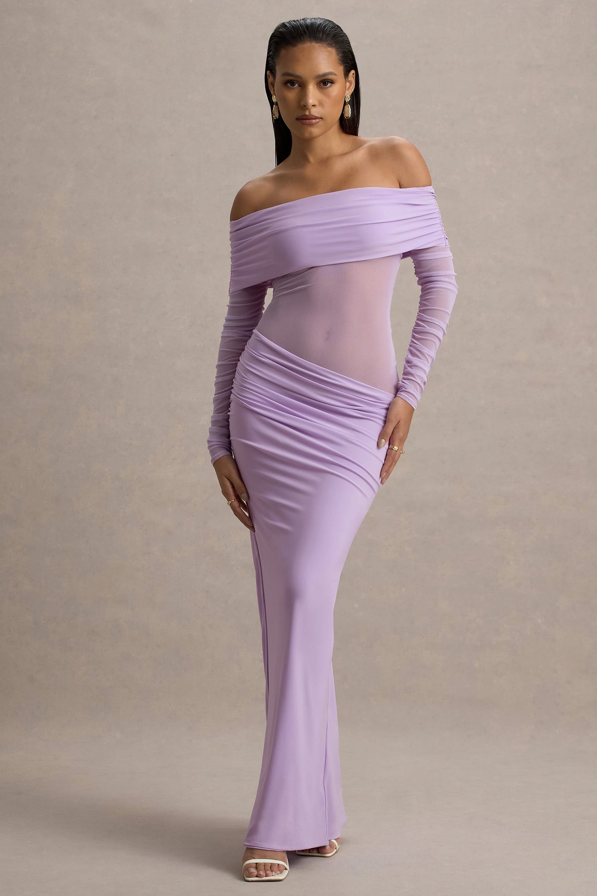 Belamour | Lavendelfarbenes, halb-transparentes Bardot-Maxikleid mit Raffungen