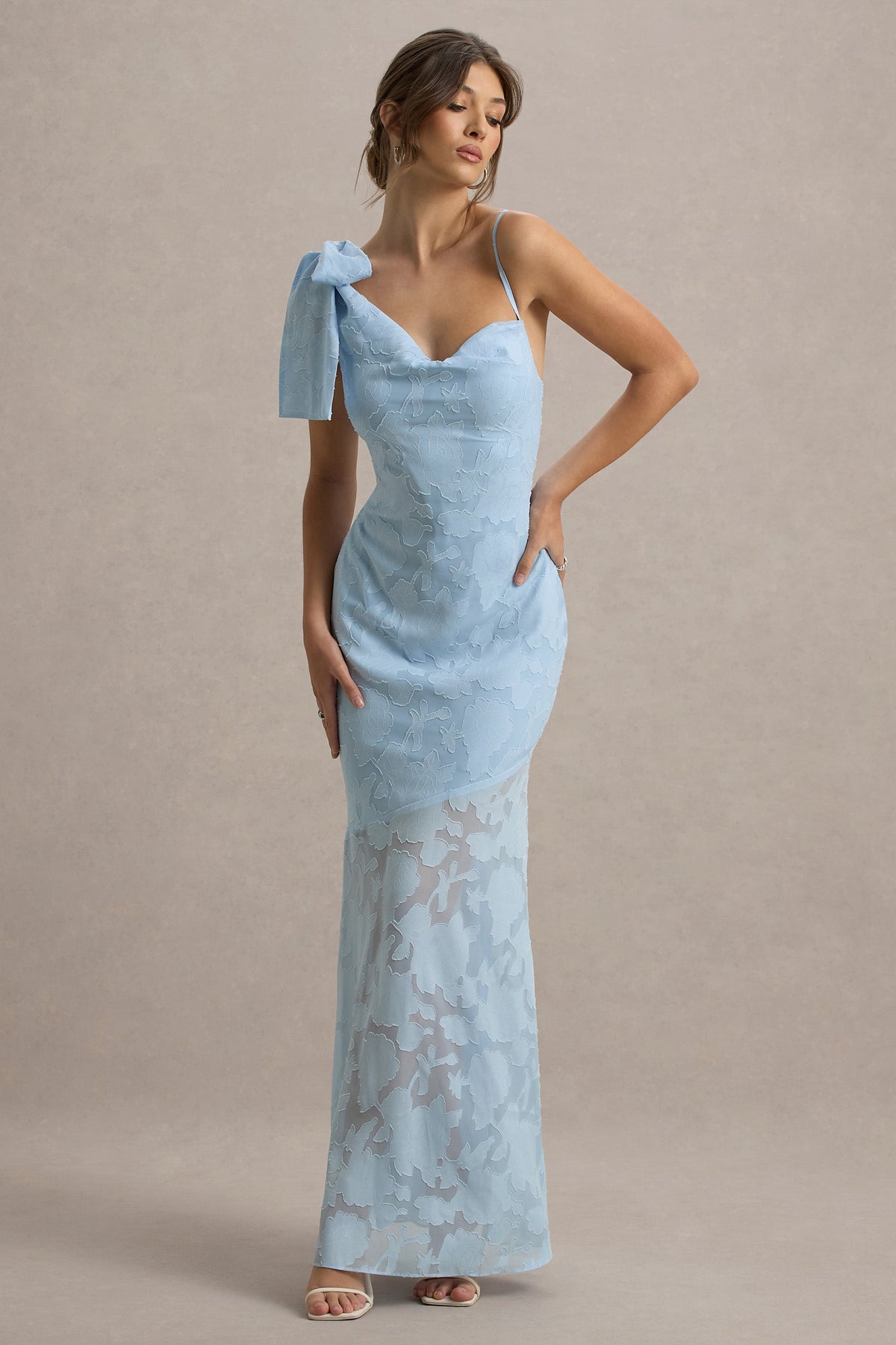 Chyna | Hellblaues Maxikleid mit Wasserfallausschnitt und Schleifenträger