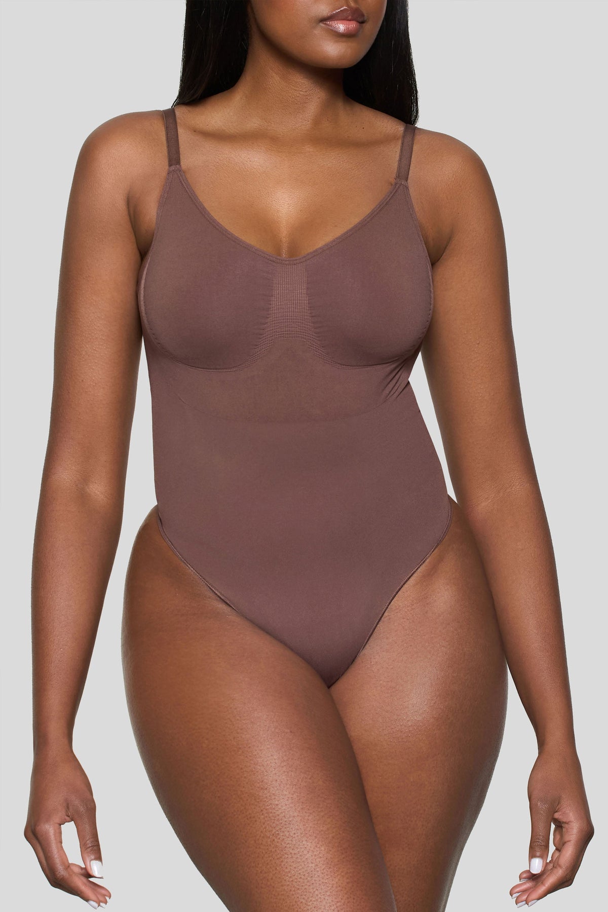 BOOMBA | Figurformender String-Bodysuit in Cocoa