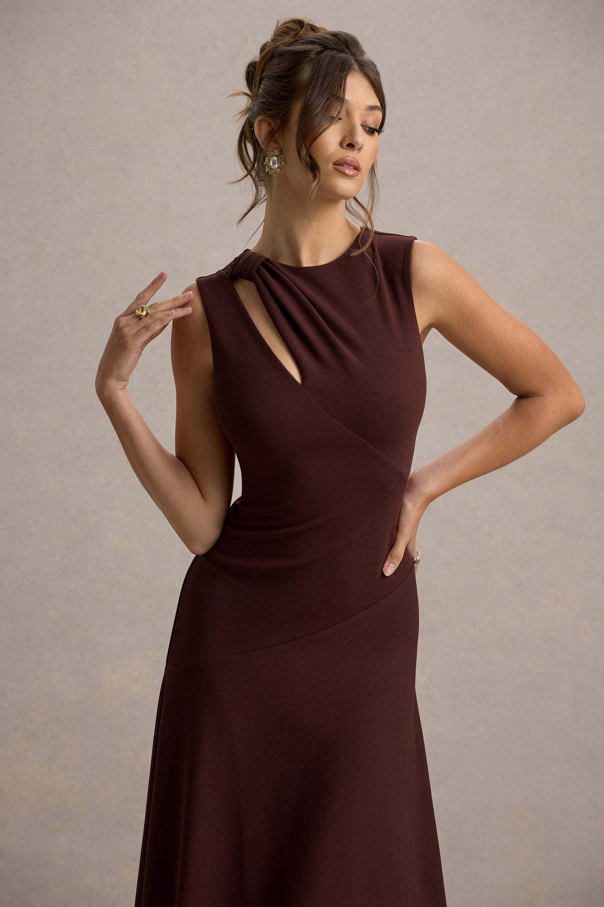 Francesca | Braunes Midikleid mit Knoten und Taschentuchsaum