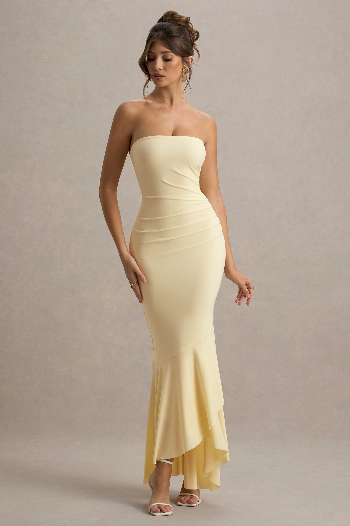 Capria | Blassgelbes Bandeau-Wickel-Maxikleid