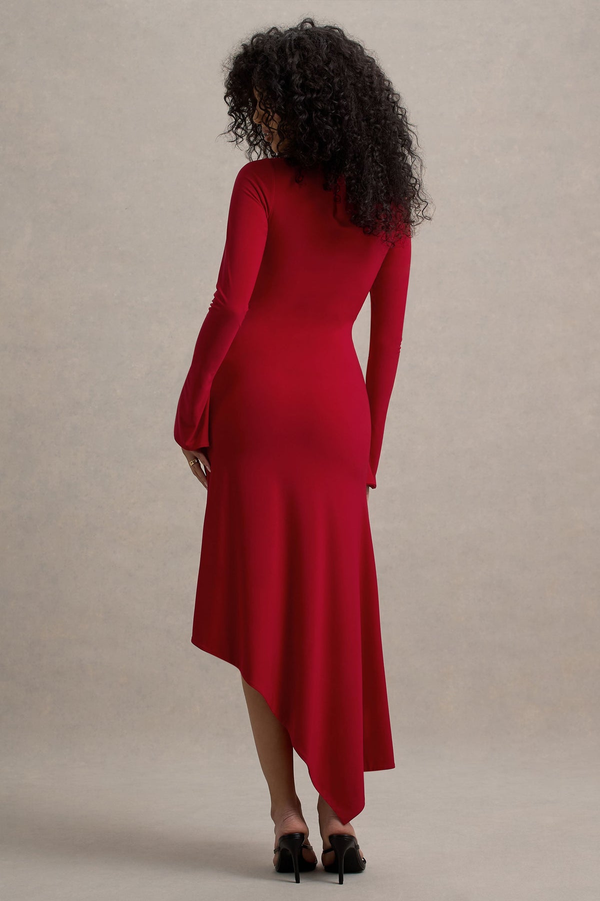 Serenita | Rotes asymmetrisches Midikleid mit langen Ärmeln