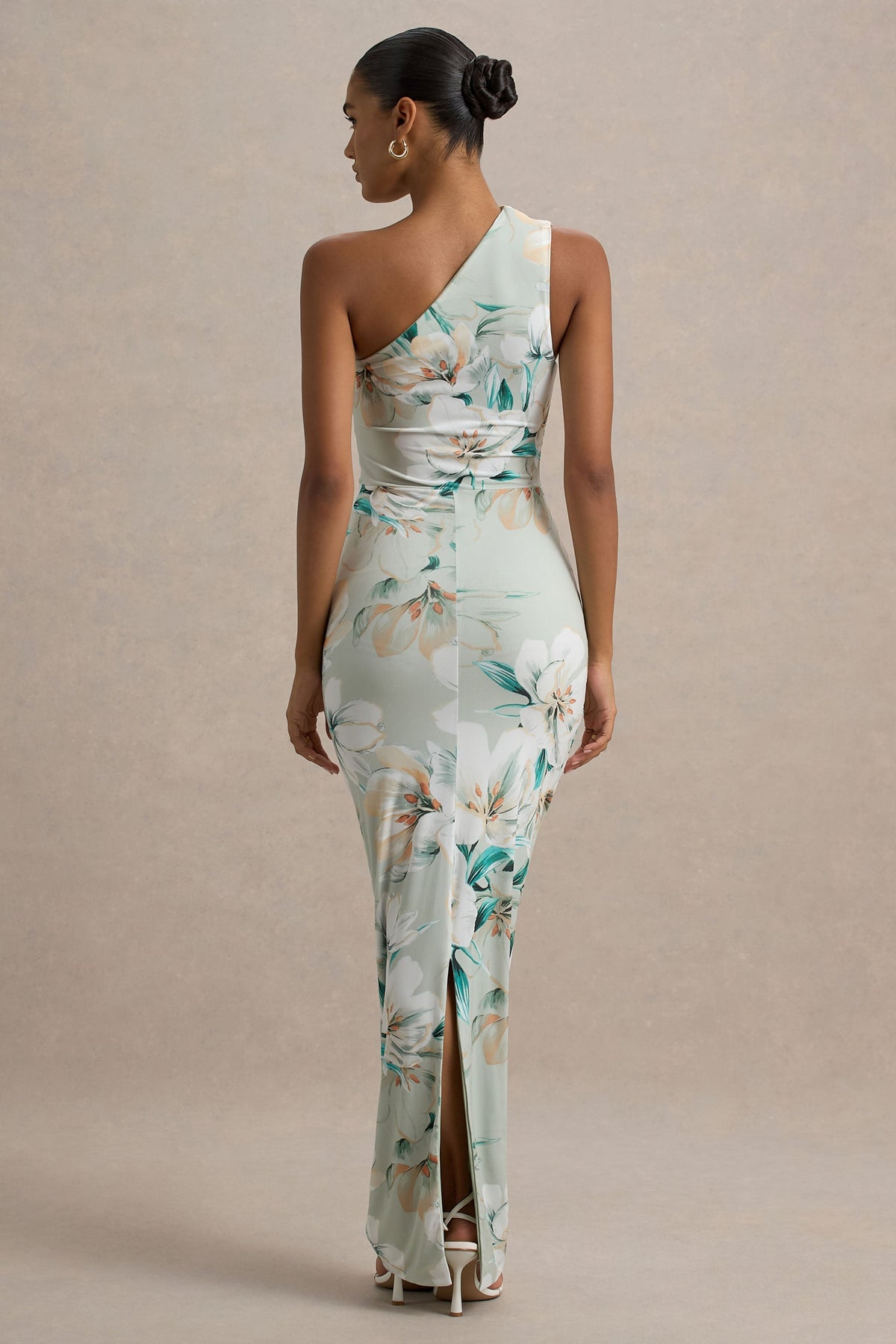 Dalarie | Grünes Maxikleid mit Blumenmuster und einer Schulter im gerafften Design