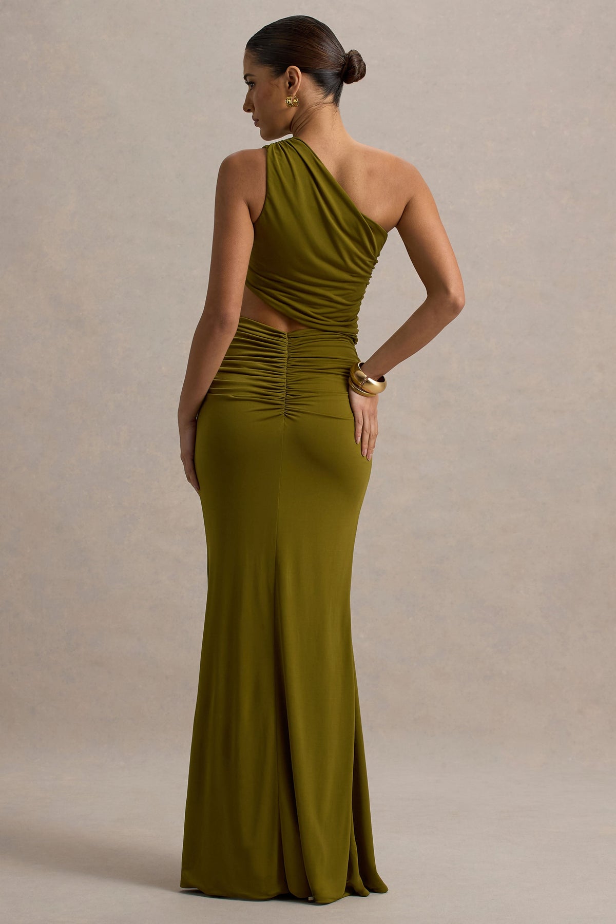 Sena | Grünes asymmetrisches Maxikleid mit Cut-Out-Details