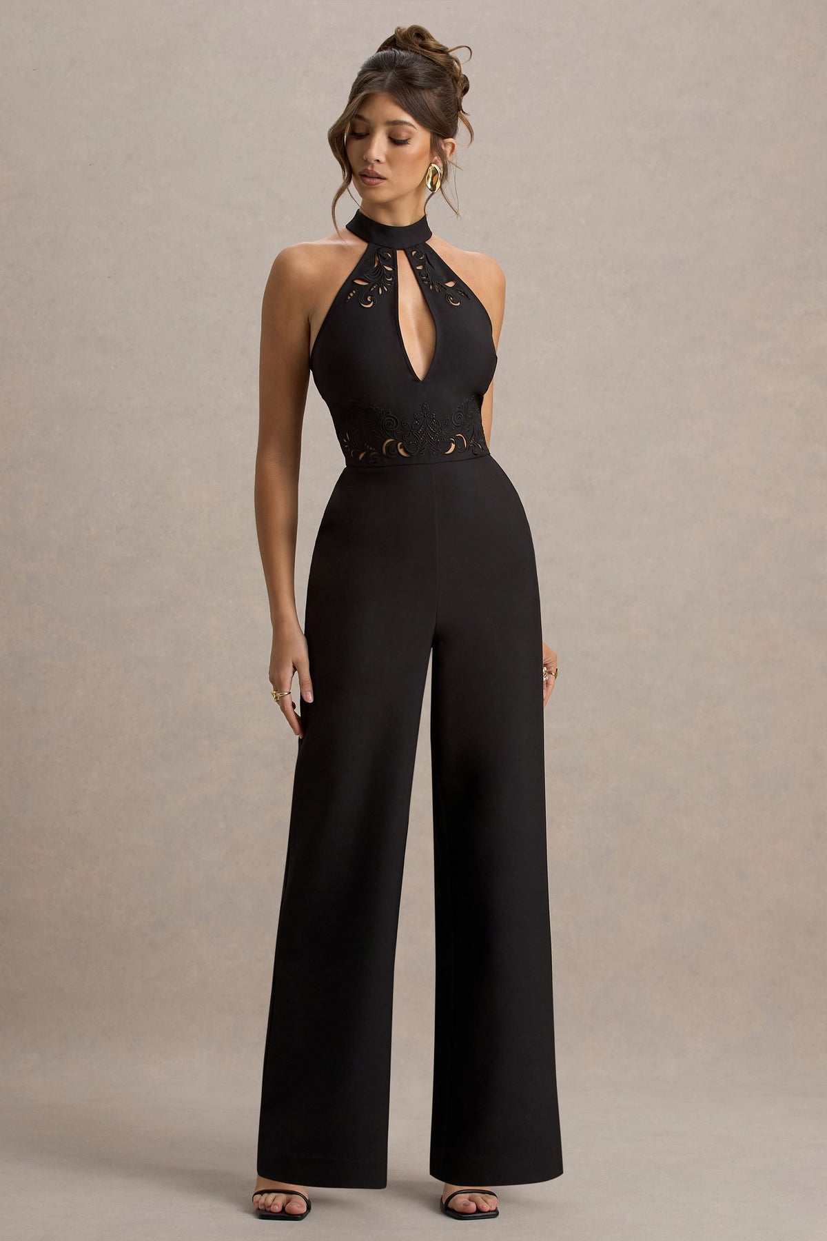 Kami | Schwarzer Jumpsuit mit hohem Kragen und Stickerei