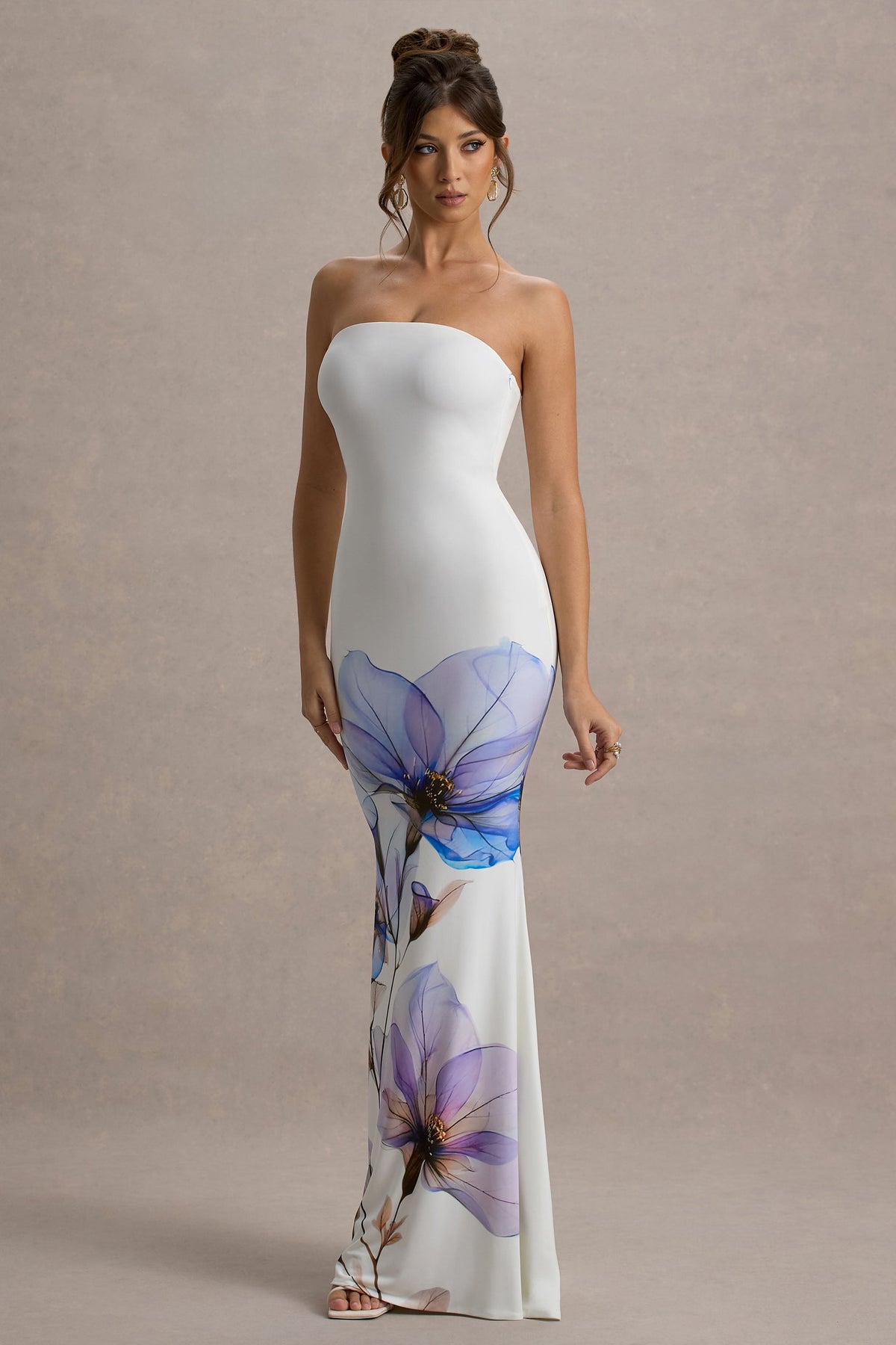 Ceremony | Weißes Maxi-Bandeaukleid mit Blumenmuster und Fischschwanz-Saum