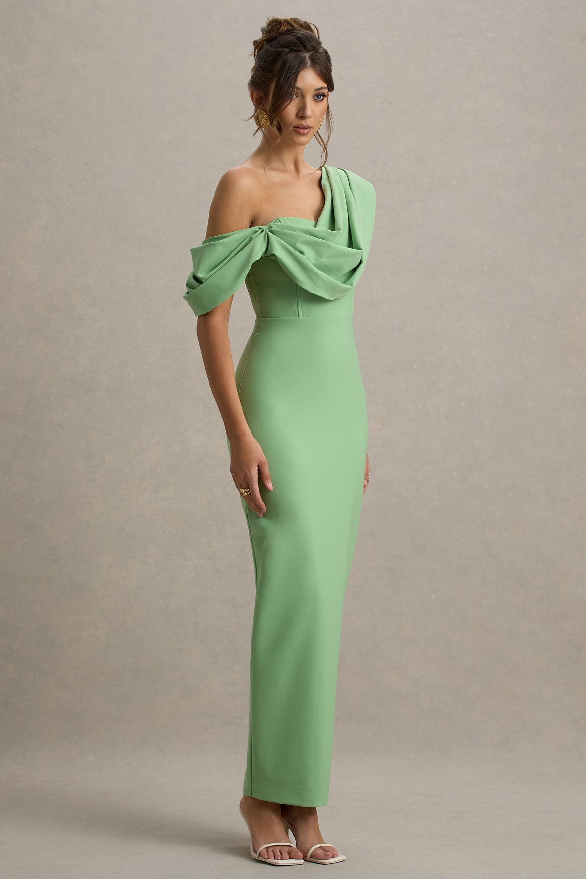 Angelina | Grünes Maxikleid mit drapiertem Schulterdesign