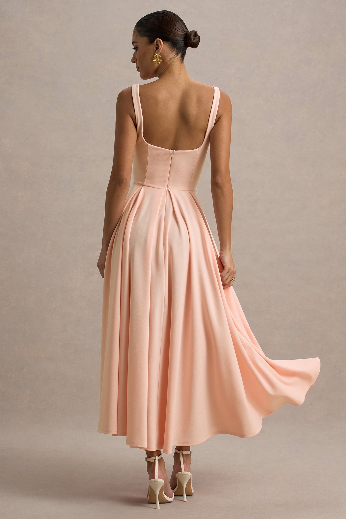 Parina | Rosafarbenes Midikleid mit Trägern und Volantsaum