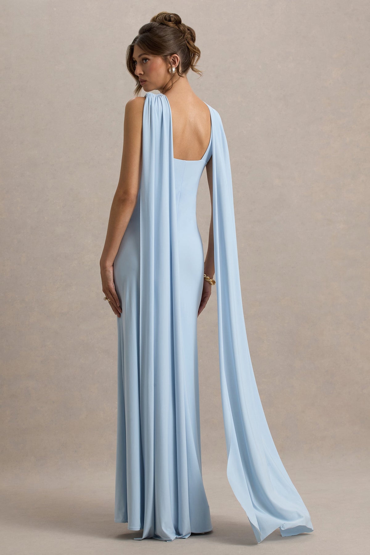 Ariana | Maxikleid mit Überkreuztem Ausschnitt und Umhang in Puderblau