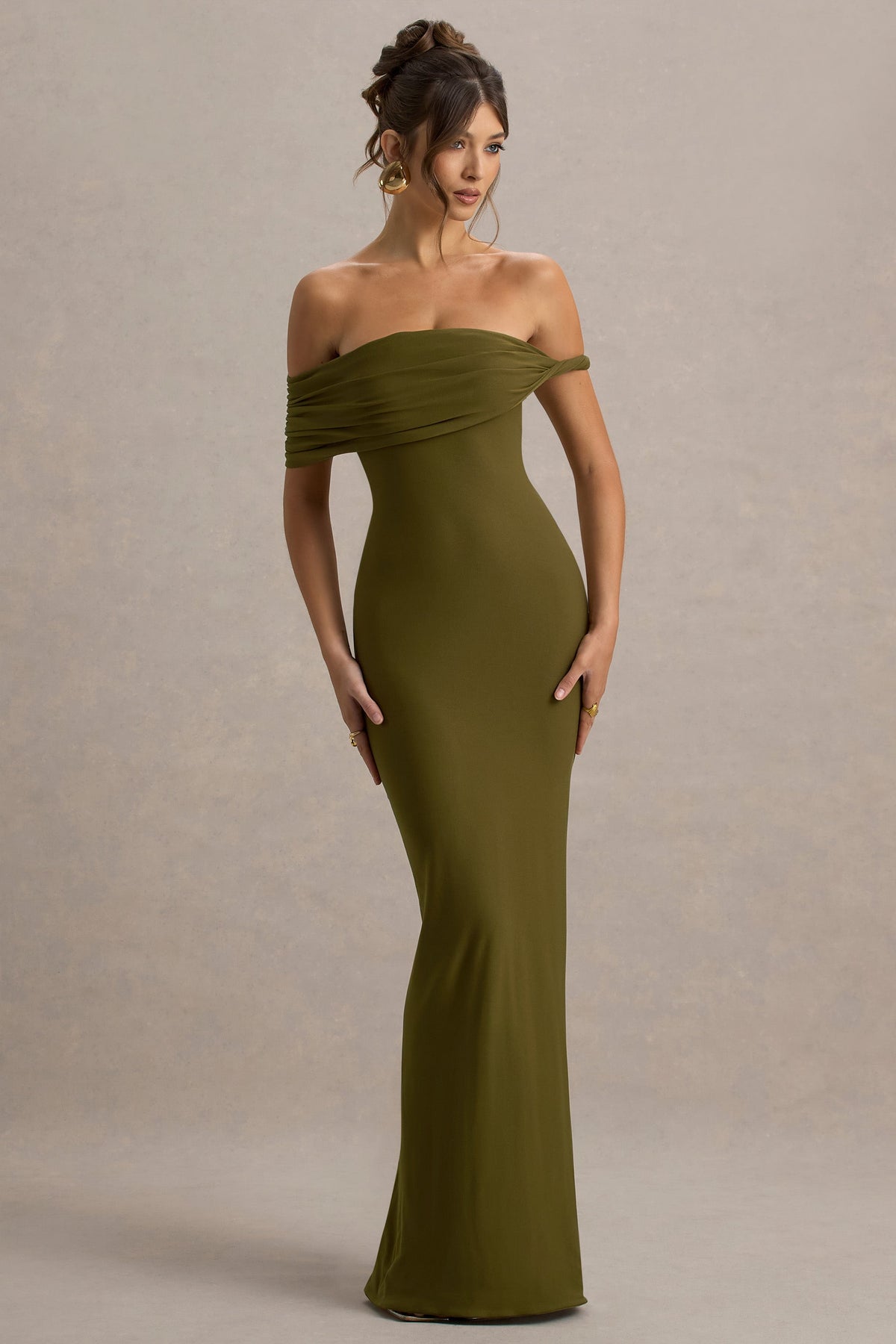 Melika | Grünes Maxi-Kleid im Bardot-Stil mit Twist-Design