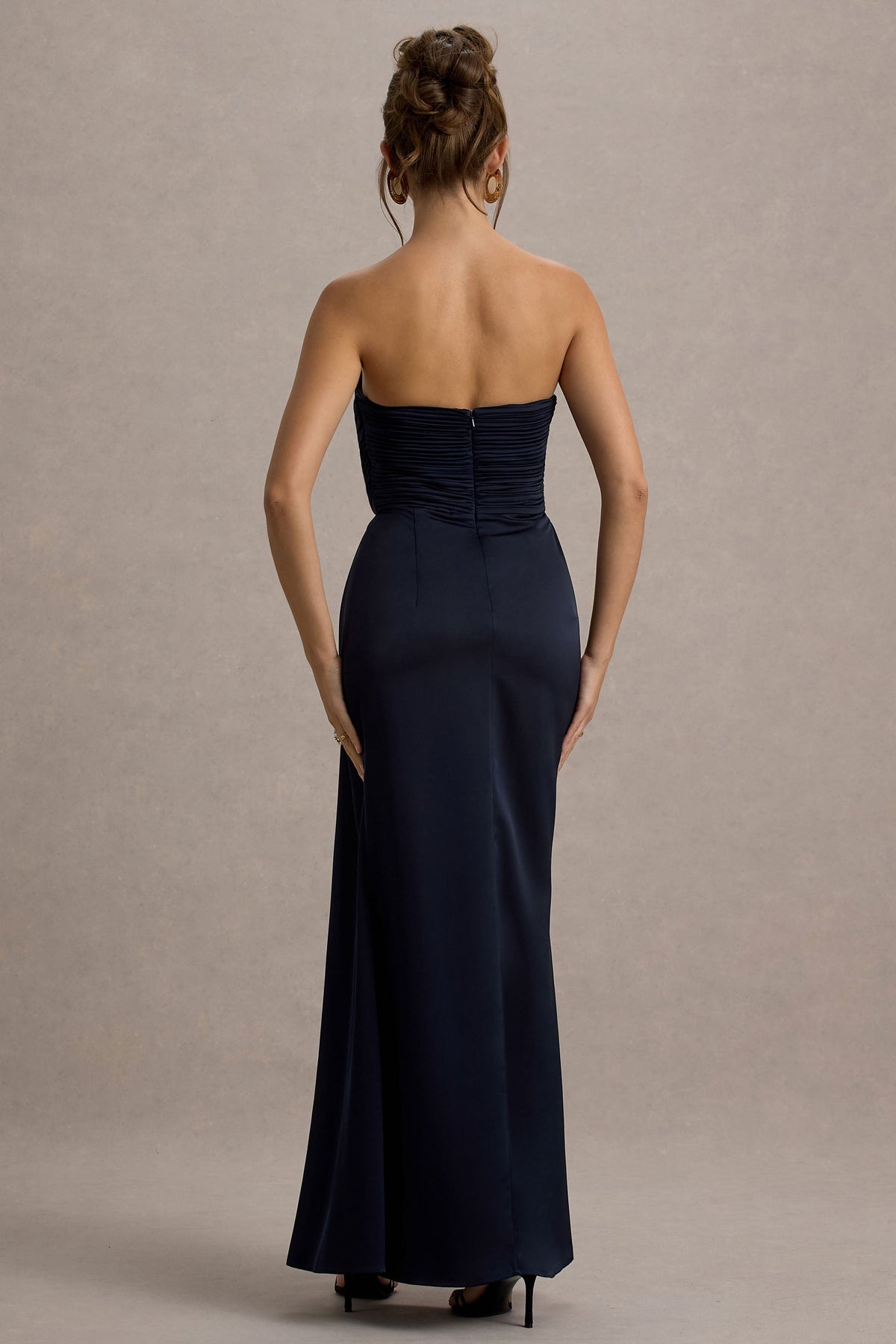 Edel | Marineblaues trägerloses Satin-Maxikleid mit Drapierung
