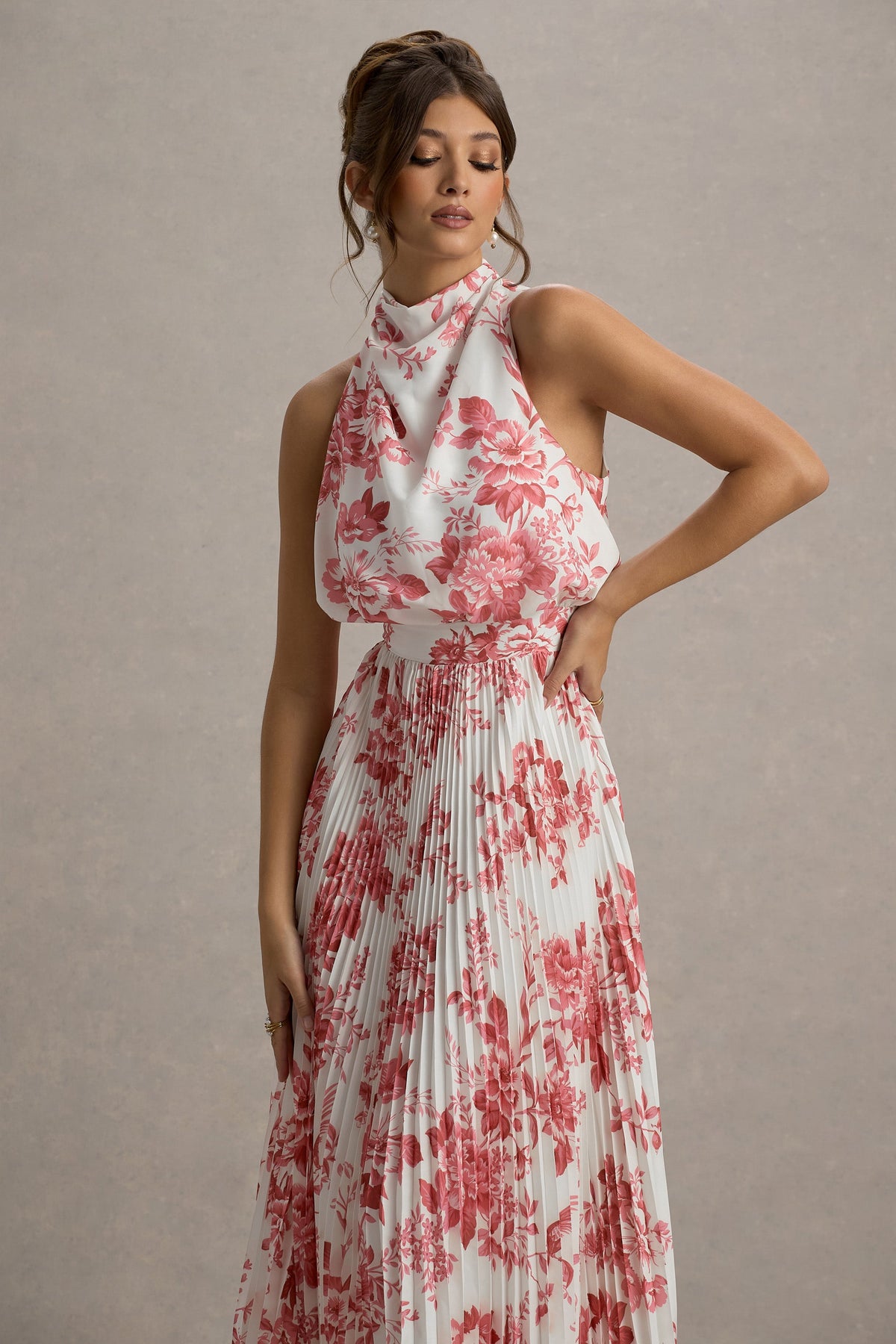 Nila | Rosa Porzellan-Druck Cowl-Neck Midikleid mit Plisseerock.