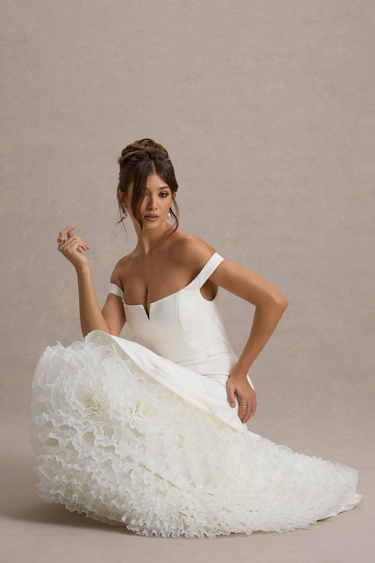 The Greatest | Weiße und cremefarbene Bardot-Maxikleid mit Tüllrock